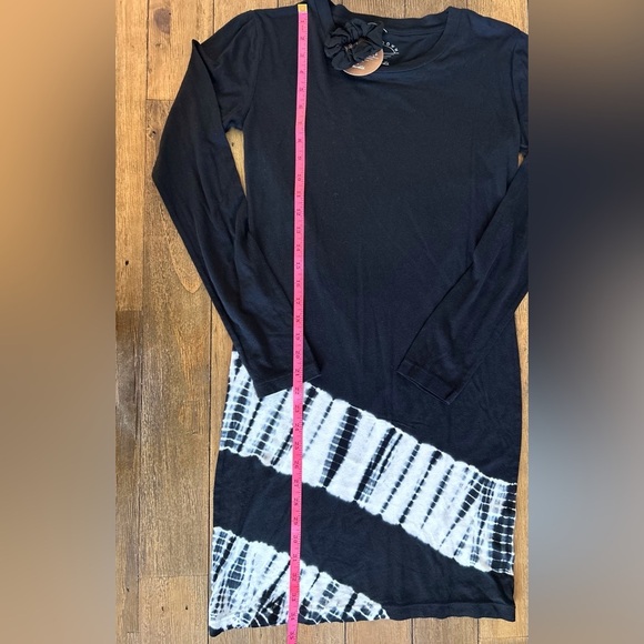 SPLENDID Shibori Black and white Long Sleeve Tie Dye Print Mini Jersey Dress - Picture 10 of 13